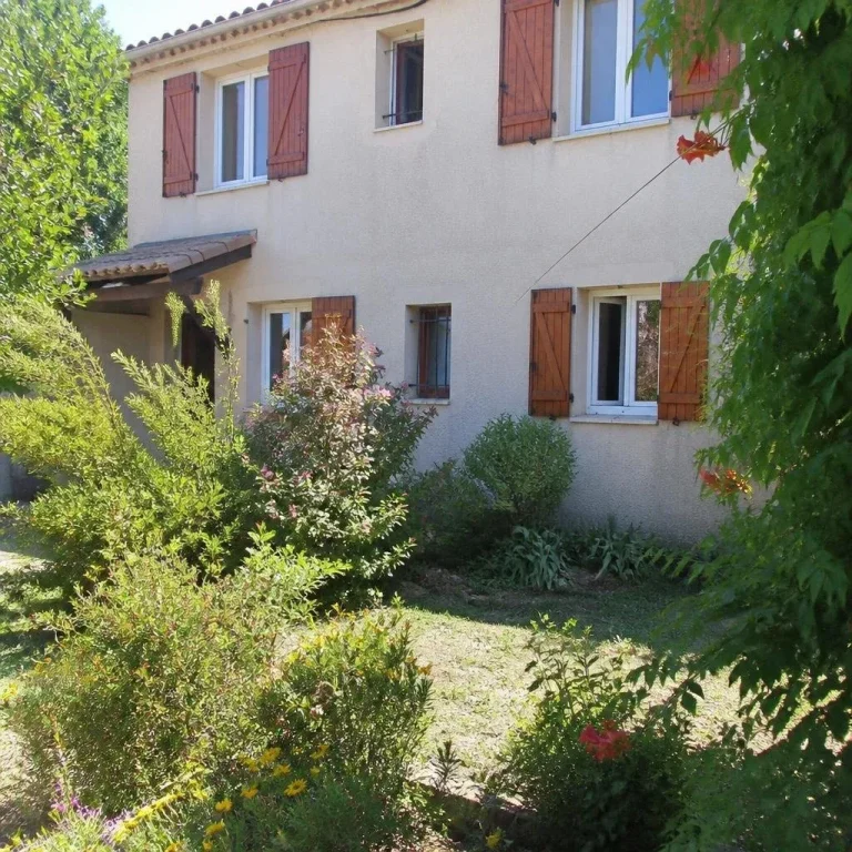 Appartement pour 9 personnes à Grans, Appartement des Oliviers à Grans