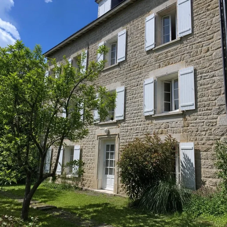 Appartement pour 8 personnes à Saint-Pantaléon-de-Larche, Appartement du Verger à Saint-Pantaléon