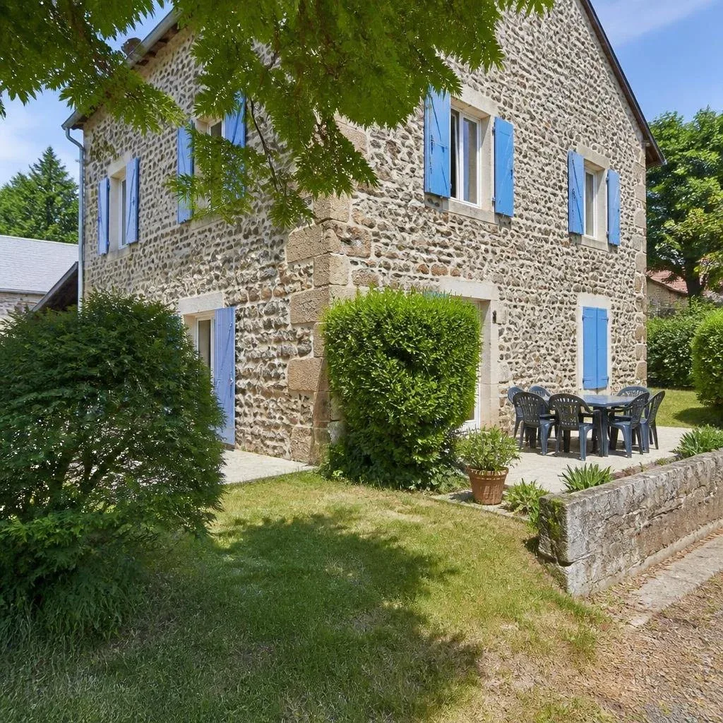 Location vacances Lanobre photo 1