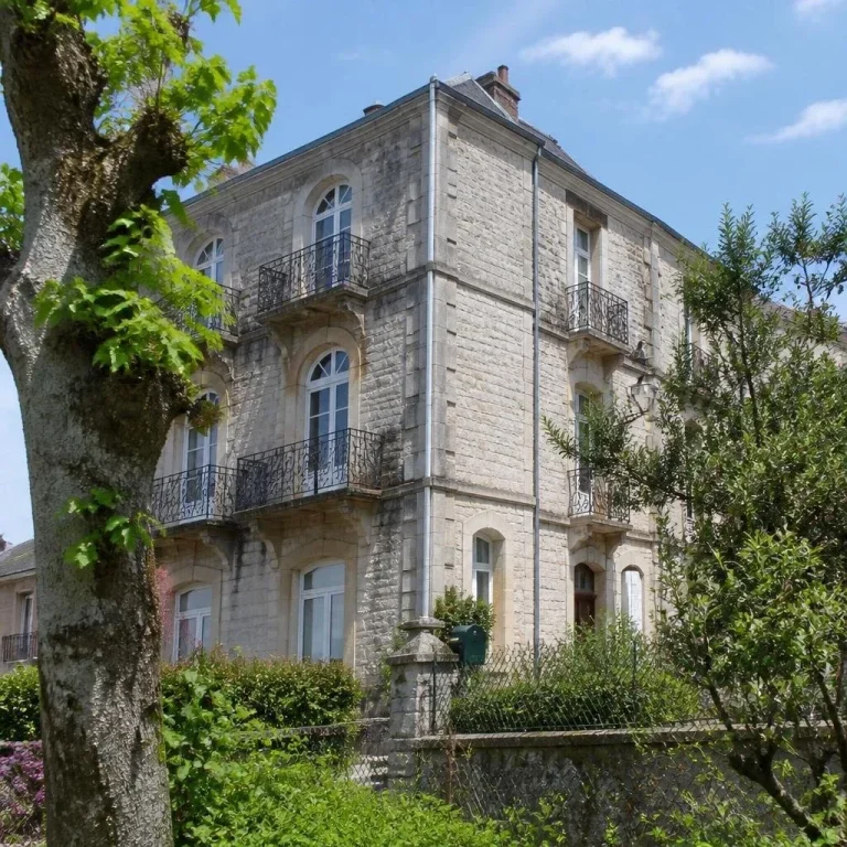 Duplex pour 6 personnes à Saint-Honoré-les-Bains, Duplex des Pivoines