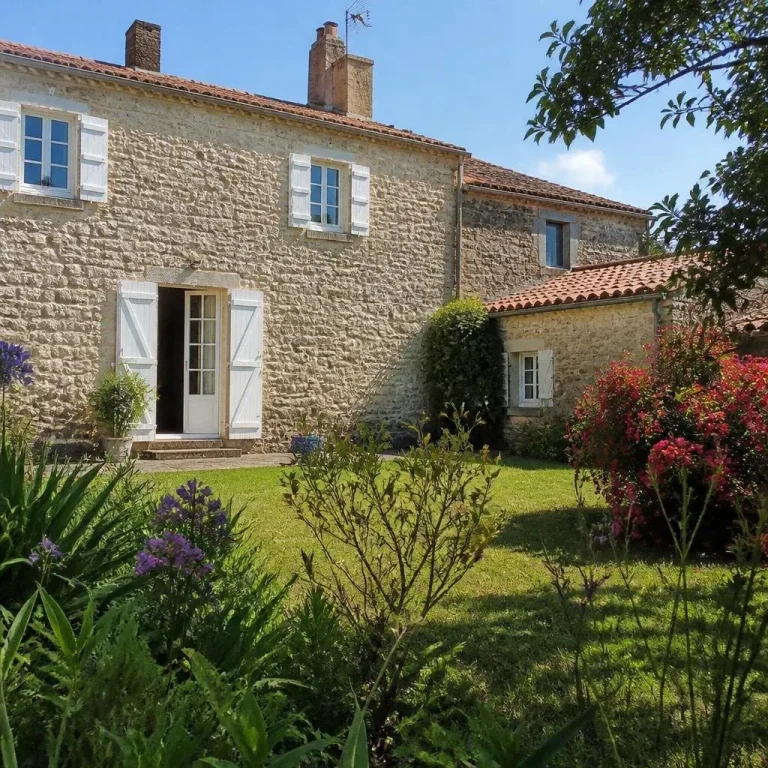 Gîte pour 12 personnes à Saint-Hilaire-de-Riez, Gîte des Sorbiers et Fontaine