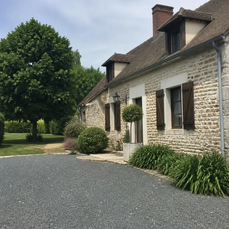 Gîte pour 6 personnes à Tauxigny-Saint-Bauld, Gîte du Prieuré