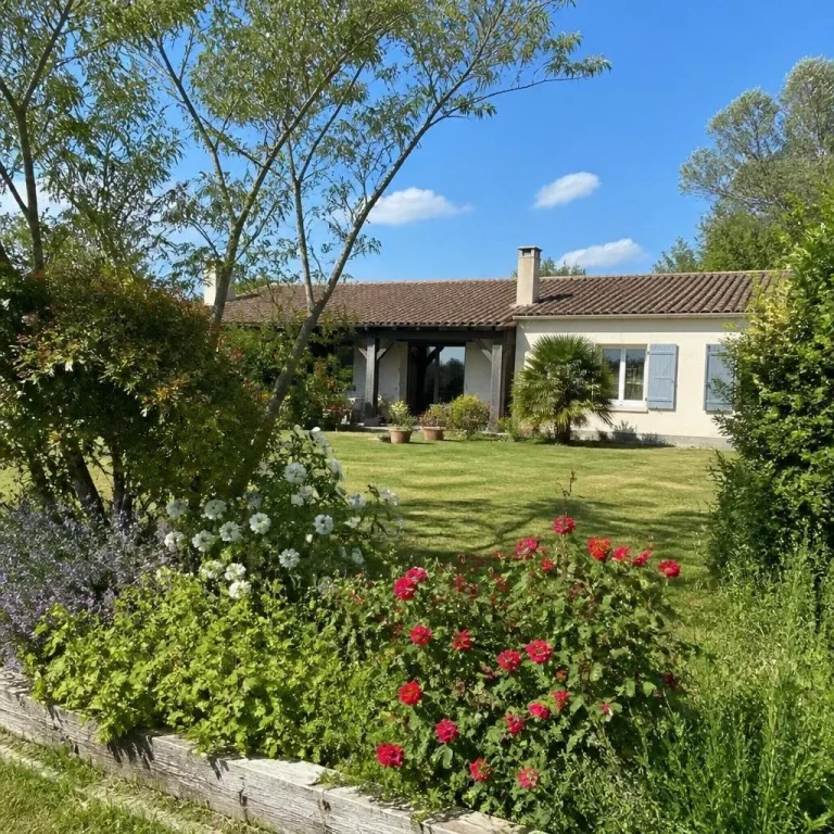 Villa pour 8 personnes à Saint-Martin-d'Ary, Les Rosiers de Saint-Martin