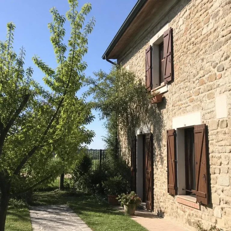 Location Vacances Maison de ville Isère • Meublé de tourisme résultat 1