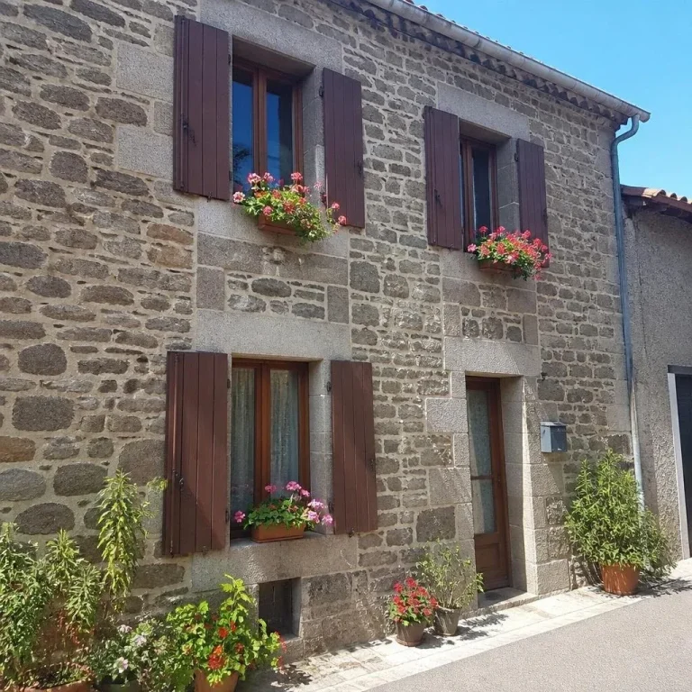 Maison de ville pour 4 personnes à Pouzol, Maison des Lauzes