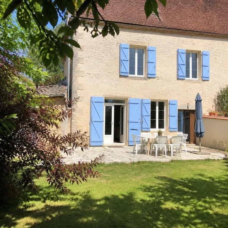 Maison pour 6 personnes à Le Donjon, Maison des Marronniers