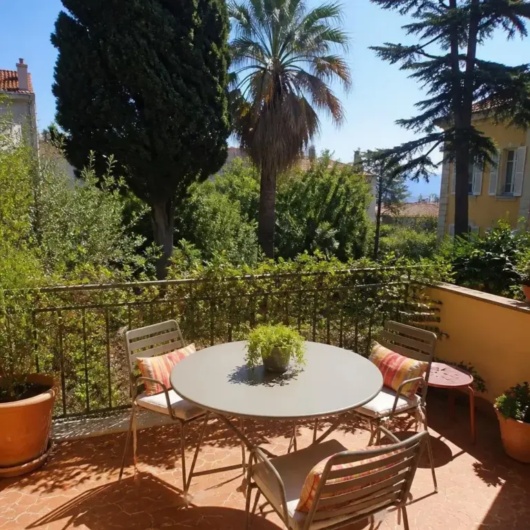 Duplex pour 4 personnes à Antibes, Séjour en Duplex aux Goélands