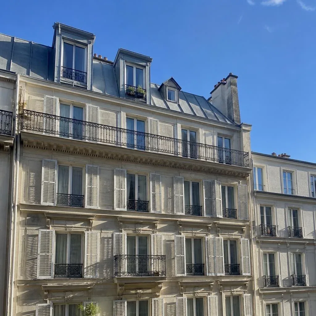 Studio Basique à Paris