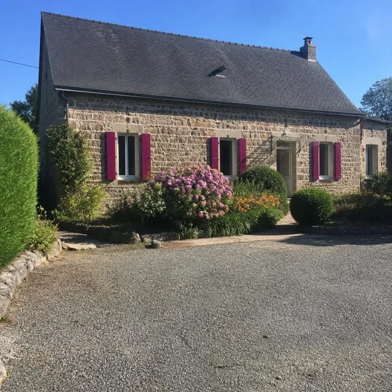 Studio pour 2 personnes à Saint-Calez-en-Saosnois, Studio des Hirondelles
