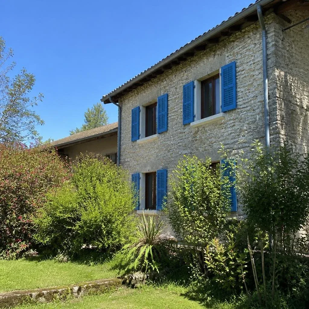 Location vacances Saint-Martin-le-Châtel photo 1