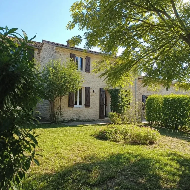 Studio pour 2 personnes à Saint-Sornin, Studio des Sapins