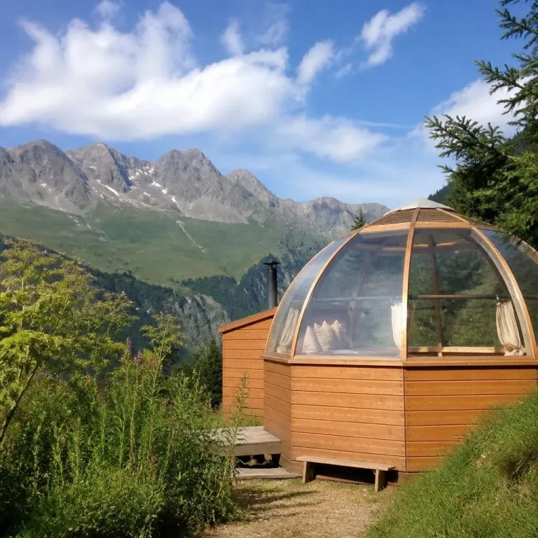 Location Vacances Yourte ou tente aménagée Auvergne-Rhône-Alpes • Meublé de tourisme résultat 1